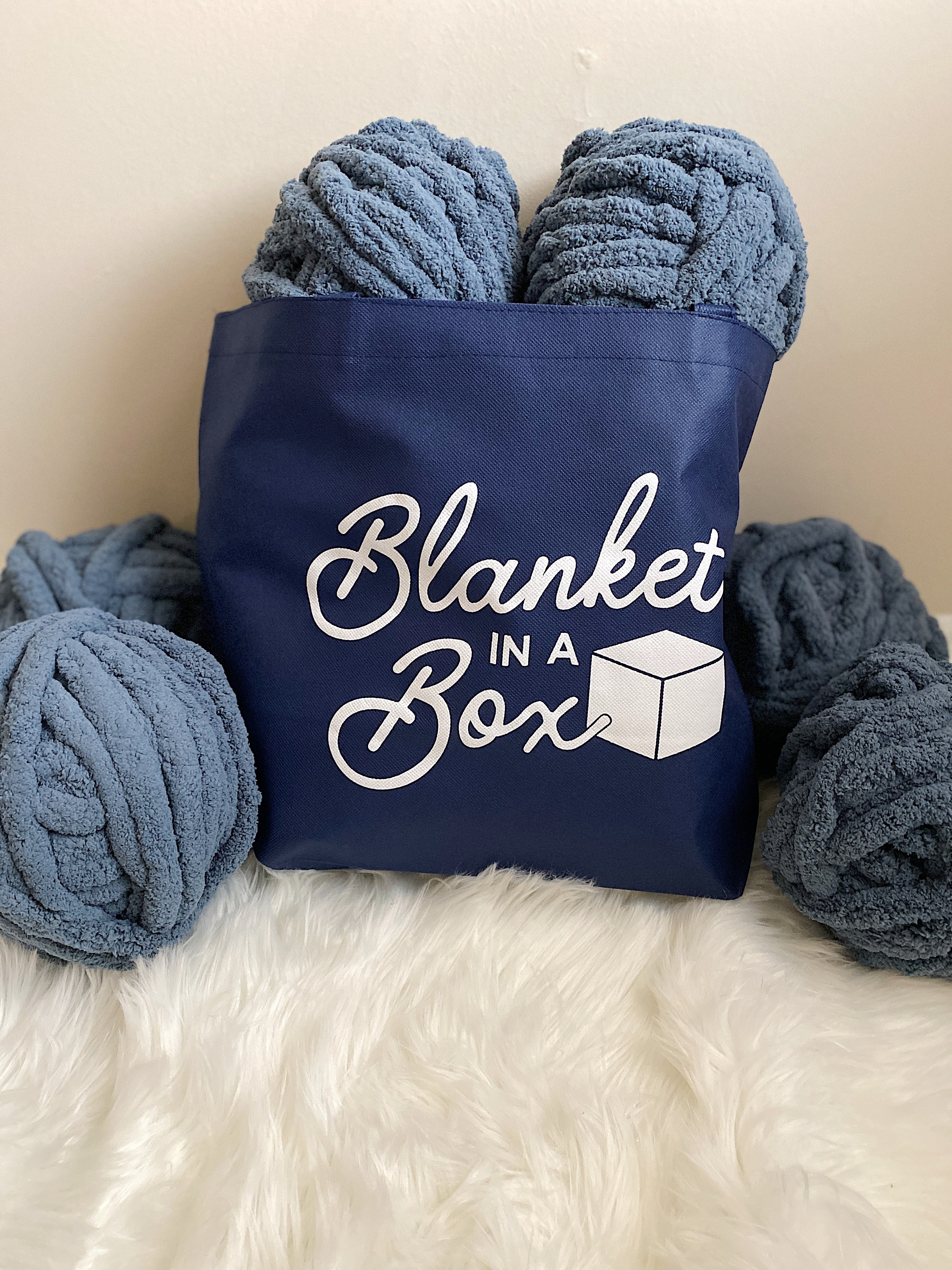 DIY No-Knit Chunky Blanket Kit with Video